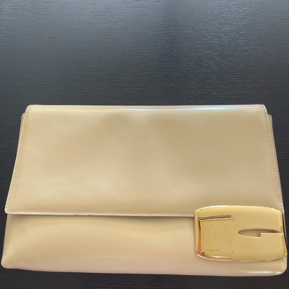 Gucci Handbags - Sale💝GUCCI RARE GOLD LOGO CLUTCH BAG💝HP